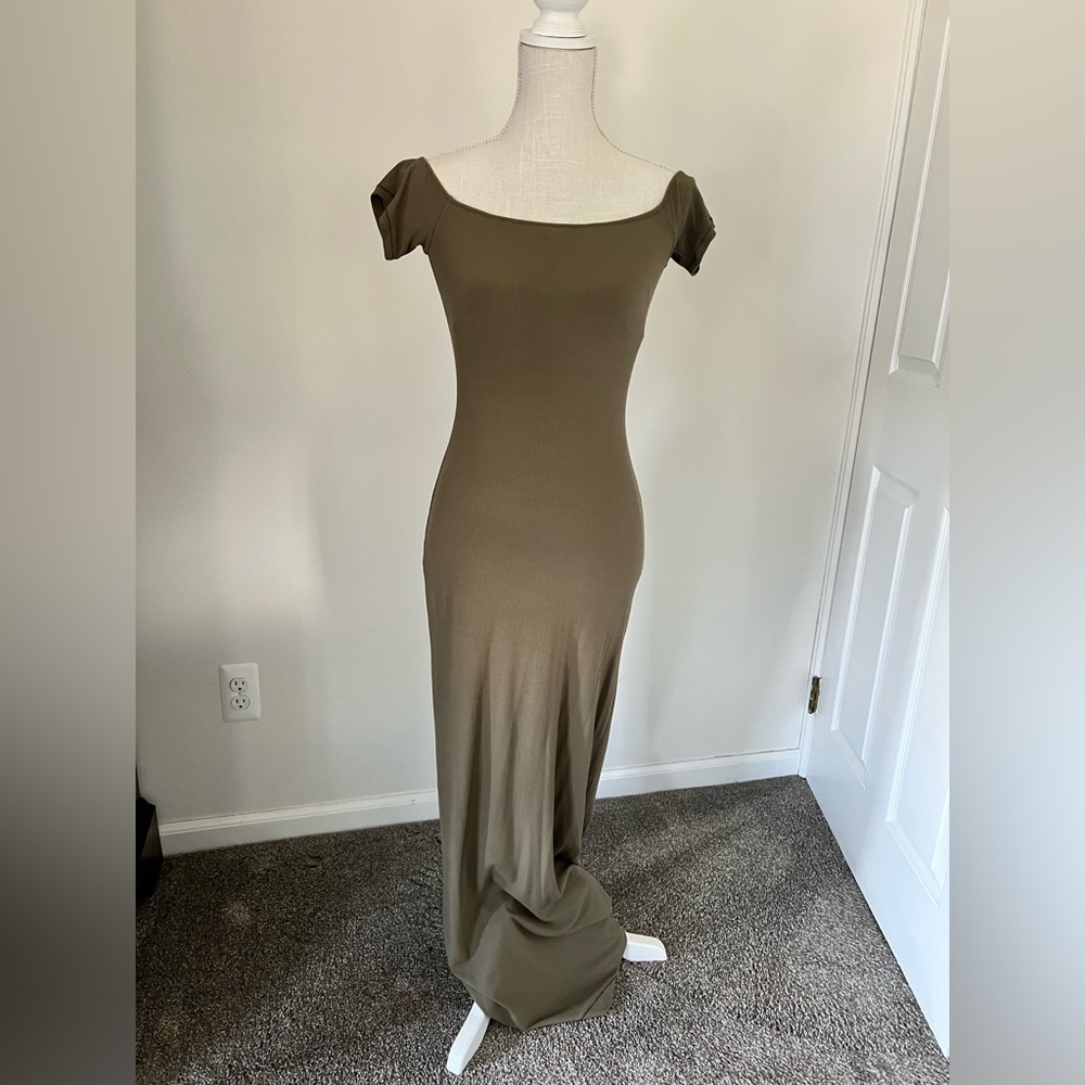 NWT Skims off the shoulder dress
